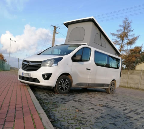 Kamper Bus | Opel | Montaż dachu